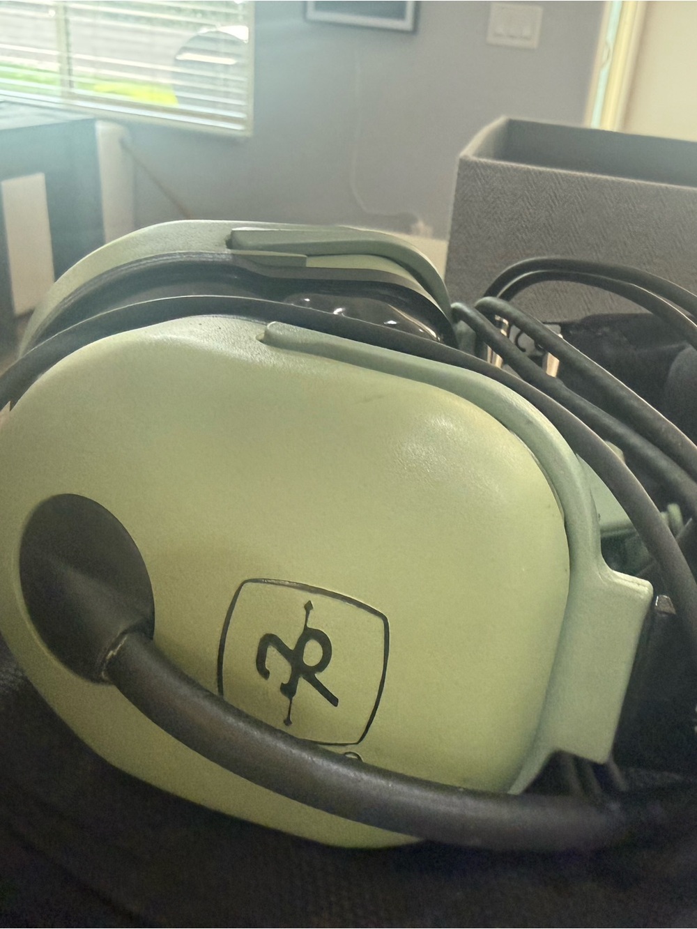 David Clark H20-10 Aviation Headset with Boom Microphone & Carrying Case